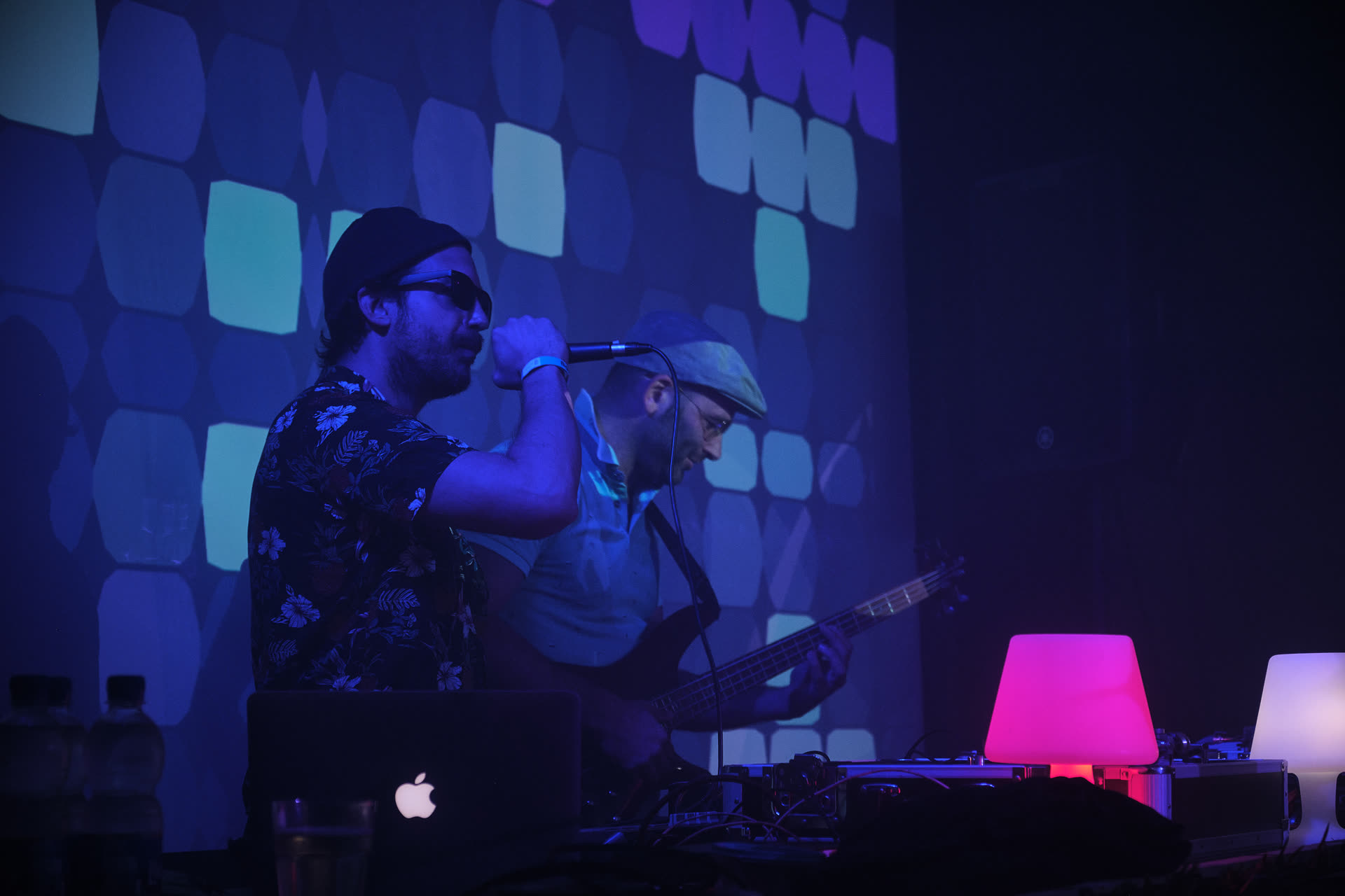 DJ + bass live sur scène — Bloom Events
